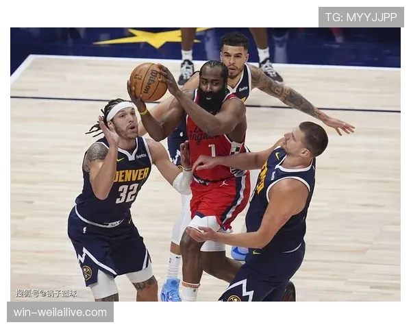NBA假摔判罚规则解析：球员如何被认定故意摔倒？
